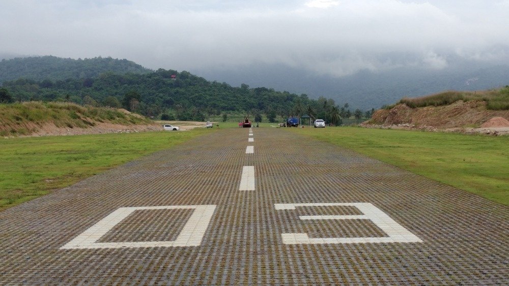 runway centerline and markings
